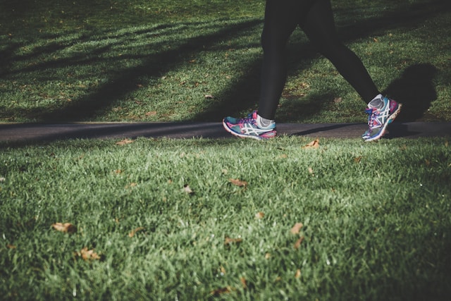 5 Daily Habits to Keep Your Spine Healthy and Pain-Free